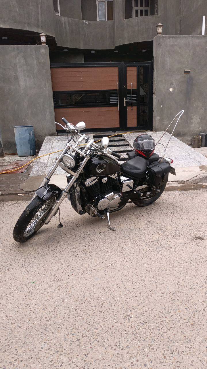 هوندا شادو سلشر 2004 رقم انكليزي سنوية لل2030 هزة جديدة
دراجة نضيفة ومحرك مامفتوح 
فقط بيها دخنة خفيفة بل خانة الاولى تروح وتجي
مكاني بصره صالحيه
سعر 18 وبيه مجال 
رقمي ***********