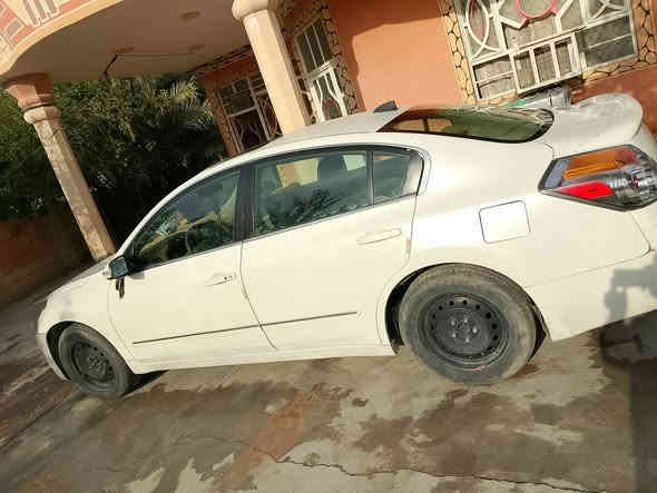 السلام عليكم ورحمة الله وبركاته 
نيسان التيما موديل 2009 حرف s مكينه جديده خير من الله تبريد تدفئة تخم تاير هزه وسنويه جديده بيه قطعتين السياره كامله اي نقص ما بيه السعر 103 وبيه مجال الاتصال *********** @ ‏‪077-310-10183‬‏
