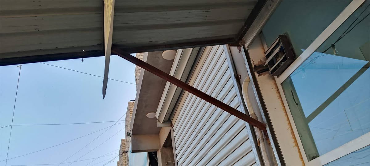 السلام عليكم سقيفة للبيع
ب125 بيها مجال 
التواصل على الرقم  ***********
