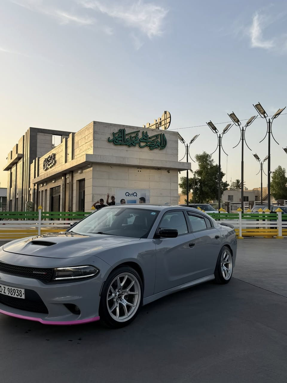 السلام عليكم شباب
الشراي يتصل 

دودج جارجر RT super track pack 
موديل 2021

مكينة V8 5700L 

فول الفول ماعدا الفتحة 

حادث السيارة جاملغ خلفي وباب وبيها بالعراق جاملغ خلفي الثاني 

الباب مبدل نفس اللون بدون صبغ والجاملغات الخلفية صبغ 

يعني صبغ قطعتين 

ايرباك بردة فقط 

معروفة مواصفات ال RT  شباب 

بصمة تشغيل وابواب 

رادارات جانبية 

كشن خزن ميموري 

كشنات كنتارة وجلد 

كشن تدفئة وتبريد والستيرن تدفئة

حساس خلفي 

لايتات زنون 

كامرة خلفية 

شاشة جبيرة 

كشنات خلفية تدفئة 

دشبول خياط 

شباب السيارة فول الفول ماعدا الفتحة 

شباب السيارة عليها منظومة غاز انسة الصرف 

مبرمجة وكاملة 

الاظافات : 

كزوز بوابات يم علي الوادي 

دبات slp

لحية 

شفقة جامة  خلفية 

يدات اسود 

مري باتمان 

دركة خياط 

شباب السيارة مصروف عليها وتخبل بالحقيقة 

اي استفسار  راسلني واتساب او اتصل بية 

مكاني بغداد 

***********
