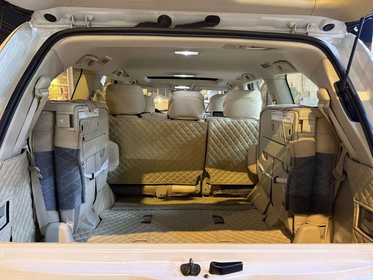 لاندكروز
موديل •••  2020 :::  SAS باب اول

_مكينه 6 سلندر … 4000 

_ فول مواصفات… ساز 

_داخل جلد بيجي 
الكشنات مغلفة 
وشرط الجلد بعدة بوضع الشركة

_شاشات

_كراسي كهرباء 

_صندوق كهرباء ( جنطة شفط ) 

_ دوسات ترحيب ضوئية 

_السيارة جديدة جدا بحالة الوكالة 

_كفالة عامة 
كلشي اصلي بيها وبوضع الشركة

ماشية / 63 الف 

مكاني رمادي 

بااسمنا تحويل مباشر 

السعر / 538 

***********
