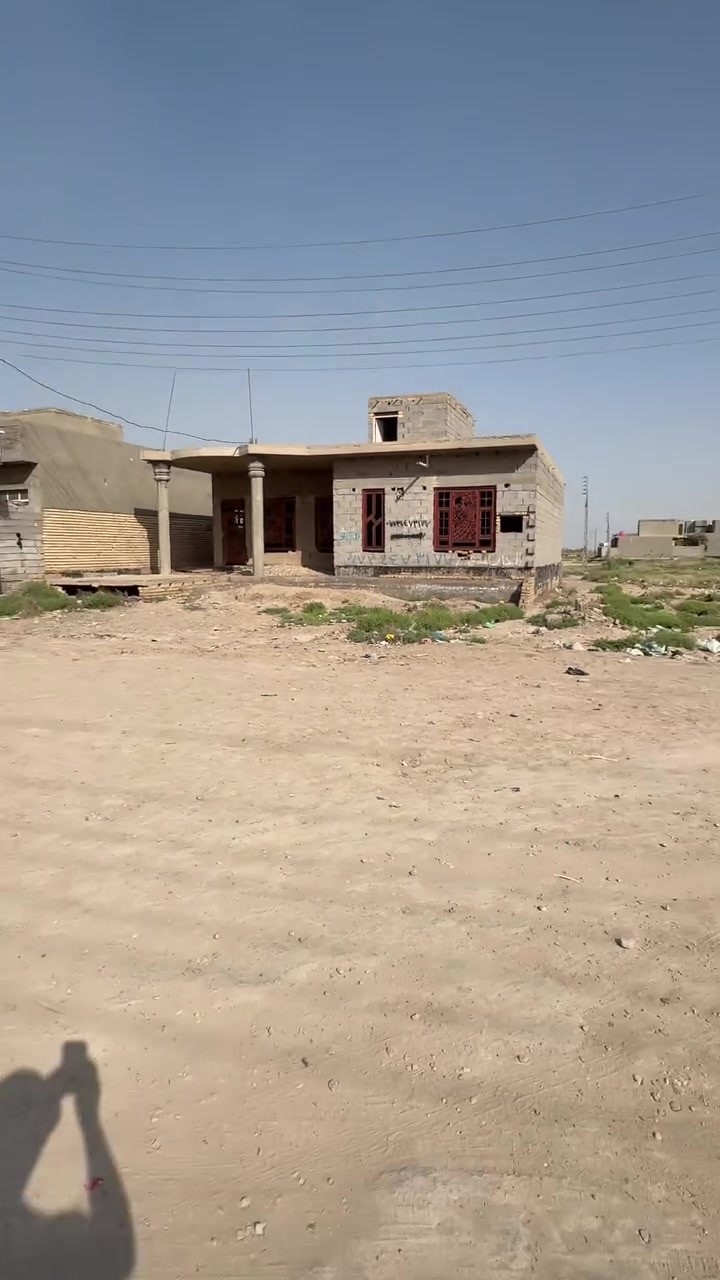 هيكل طابو صرف 
المساحة 300م 
حي الحرية الاول خلف المدارس 
شارع 20م 
خارطة بيت كاملة بناء  بلوك 
الاساس والسقف صب كونكريت 

#علي_الغراني_للعقار
وسام فيصل 
***********
***********
علي ثائر
‏‭0780 718 7123‬
‏‭0771 201 0975‬
شارع السايدين الجديد 
مقابل ملعب جمال زليزل
