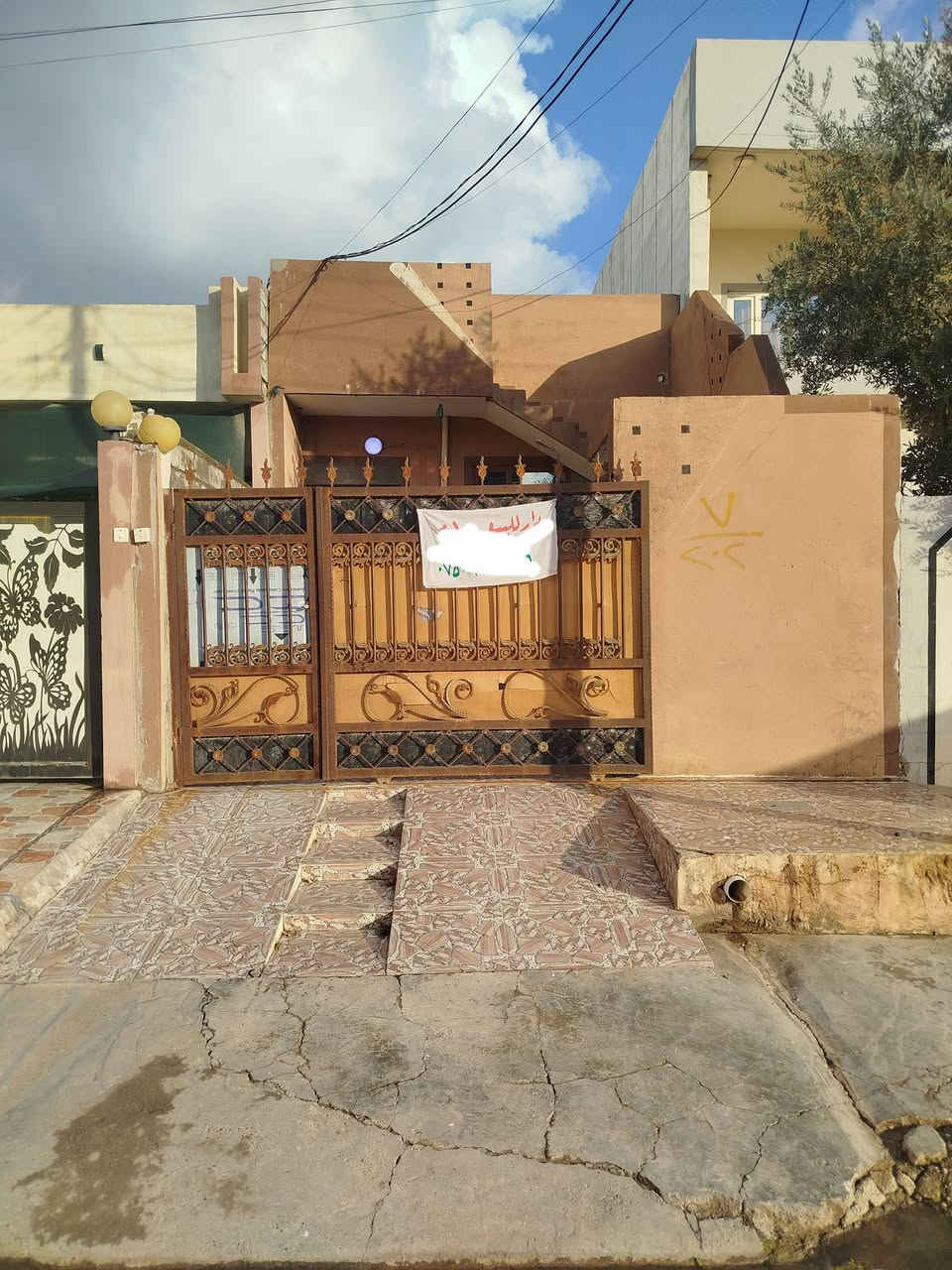 رقم اعلان۱۰٥۹
نوع عقار رقم
دارللبيع۱۰۰متر كركوك بنجاعلي قرب شارع سب قريب محل مبايل كوجر بيت كلش نظیف فول سراميك موقع فول خدمات شارع عريض وتبليط
يتكون غرفة نوم
استقبال
مطبخ
صحیات
كراج سياره
سعر٤۲ملوين بي مجال
للاستفسار
۰۷٥۰۳٦۳۹۲٥۸واتساب
۰۷۷۰۱۳۳۰٤٥٥فايبر
عقارات نيشتمان في كركوك
