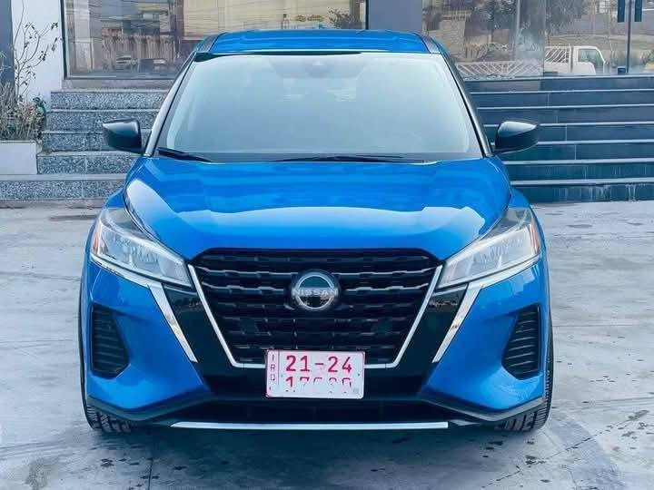 نيسان كيكس 2022 
🔧 المحرك والأداء
المحرك القياسي: 4 سلندر سعة 1.6 لتر
القوة: حوالي 122 حصان
عزم الدوران: حوالي 114–155 نيوتن·متر (قد يختلف حسب الفئة)
ناقل الحركة: أوتوماتيكي CVT (بدون تعشيق ثابت)
نوع الدفع: دفع أمامي (FWD) فقط⛽ الوقود & الاقتصاد
نوع الوقود: بنزين عادي
سعة خزان الوقود: ~41 لتر
استهلاك وسط (متوسط):
31 ميل/غالون في المدينة
36 ميل/غالون على الطريق السريع
33 ميل/غالون مجمّع
(يعادل حوالي ~14 كم/لتر)نظام مكابح ABS
توزيع الكتروني للفرامل EBD
نظام مساعد الفرامل (Brake Assist)
كاميرا خلفية 
حساسات خلفيةنظام مكابح ABS
توزيع الكتروني للفرامل EBD
نظام مساعد الفرامل (Brake Assist)
كاميرا خلفية 
حساسات خلفية
نظام تحذير النقطة العمياء 
Nissan USA شاشة مزوّدة بنظام ترفيهي مع دعم Apple CarPlay & Android Auto
بلوتوث و USB
مكيف هواء
مقاعد قماشية / داخلية مريحة
مساحات تخزين جيدة داخل للبيع ومراوسه رقم دهوك ب اسمي *********** و ***********
