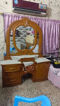 غرفة للبيع 5 قطع مثل مموضح بلصور   السعر 850 وبيها مجال 07722291536