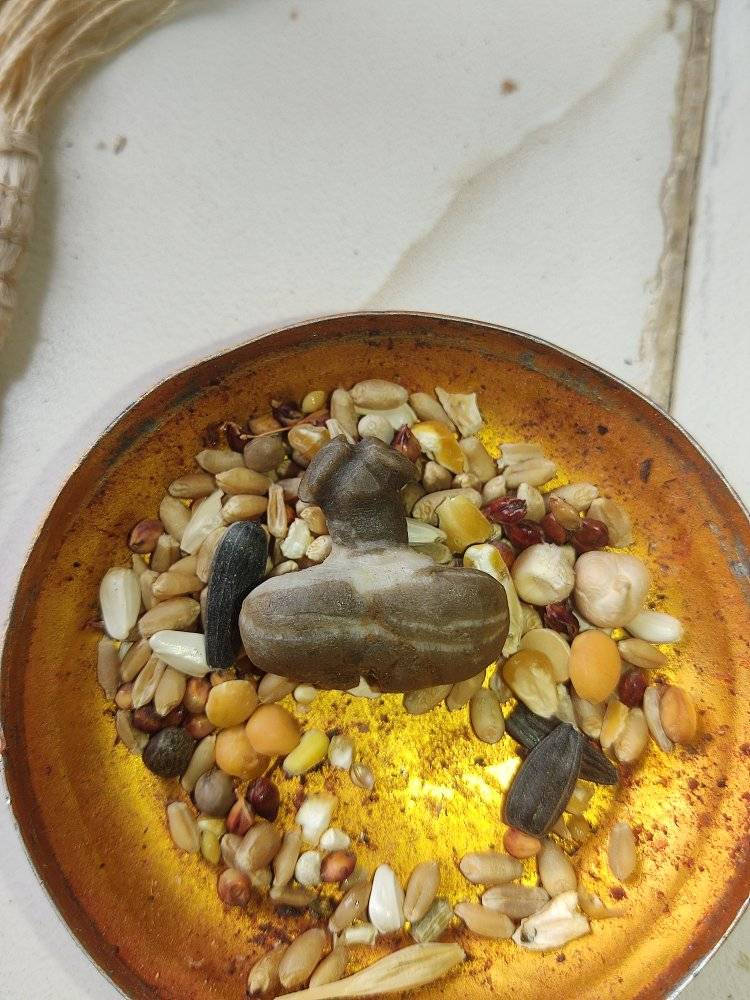 حجار سلطاني شغل سفلي  قديمات مال دفع تقويه علاقات رومانسيه حب وحنان عجاب شديد فووول مال زماط وتحدي للبيع ***********
