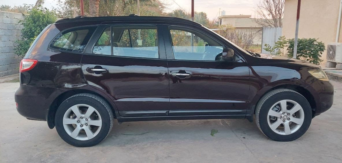 السلام عليكم : سنتافي خليجي 2007 محرك 6سلندر بيه صبغ صفحه والجنطه اثر جرادبدون معجون اوتبديل شرط الفحص السونار بالمنشور موضح بي كلشي كير محرك كفاله السياره صارله عدنا 9سنوات7 راكب تبريد 3 قطع السعر 107 مكان السياره بغداد اليوسفية 
***********
***********
