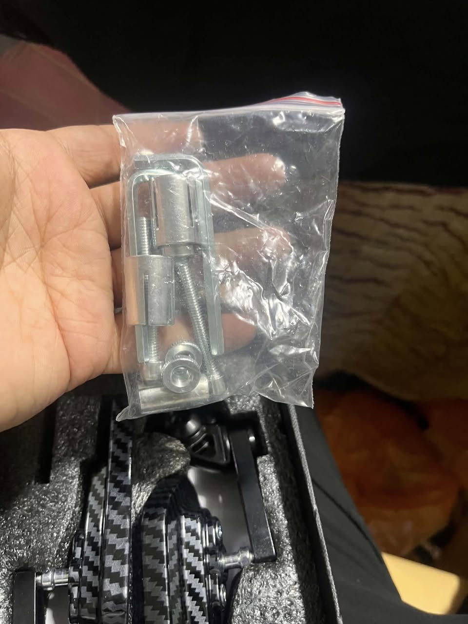 السلام عليكم غراض يابانيه فقط الما يعرف اسعارهن يطبك على صفحه اخواني الكابريتر سعره 125 يشغل مكاين كبار 58/63/68 فما فوق و الجنطه ب 25 و المرايات ب 25 توصيل موجود مكاني حي اور *********** فقط واتساب
