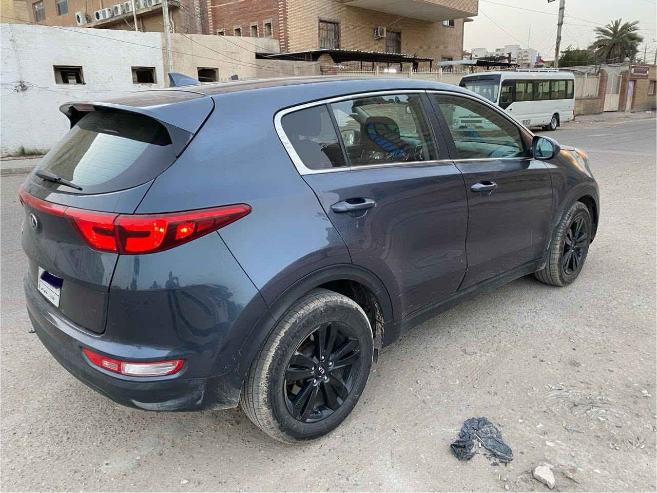 سلام عليكم سياره كيه سبورتج وارد امريكي مديل 2019  محرك 2400 تحكم ستيرن شاشه كامره بك وياله جدد سياره مال بيت انضم من الصور بيها فقط حادث بصفحه السايق سياره بيها صبغ بس ابيع صبغ عام ما عليه اي غرامه سياره مرتبه تبريد وتدفئه شغال سعرها 133  وبيها مجال مكان سياره بغداد *********** خط 
*********** واتساب
