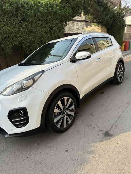 اسلام عليكم للبيع كيا سبورتج موديل 2018استلام شركه سياره كفاله من الصبغ والبارد والتبديل مواصفات معروفه بصمه سياره جديده بمعنى الكلمه السعر 195ورقه وبيه مجال مكاني العطيفيه الثانيه شارع الدامرجي هـ***********
