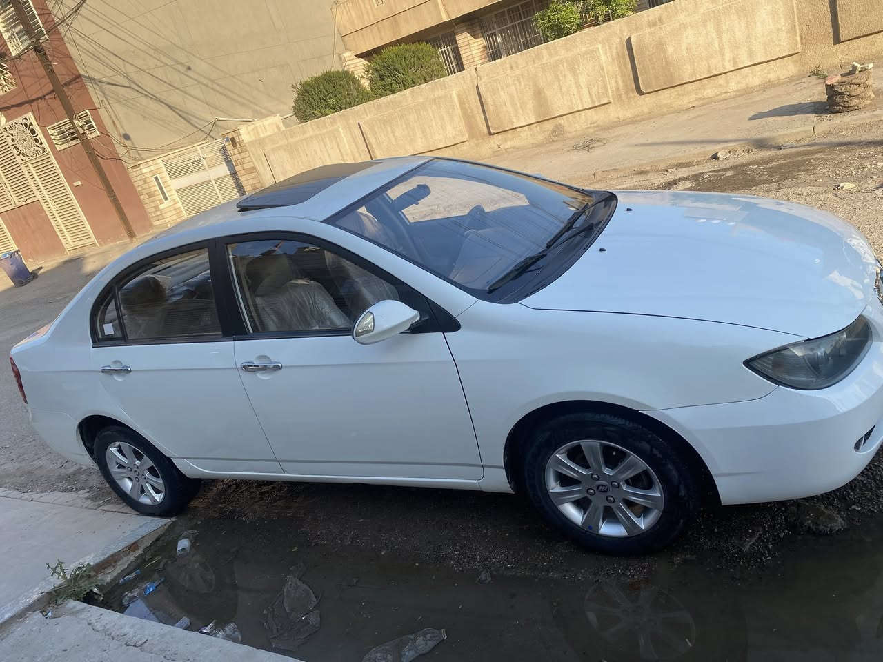 سلام عليكم لبيع ليفان620 موديل12
كير عادي مكينه بلاديه مكفوله فتحه حساسات 
سياره بيها طخه بل جاملغ خلفي خفيفه مدكوكه بارد وشويه من صندوك بدون صبغ تبريد صدر كله مكفول رقم بغداد باسمي
مكاني بغداد البلديات ***********
ي59 وبيها مجال لشراي
