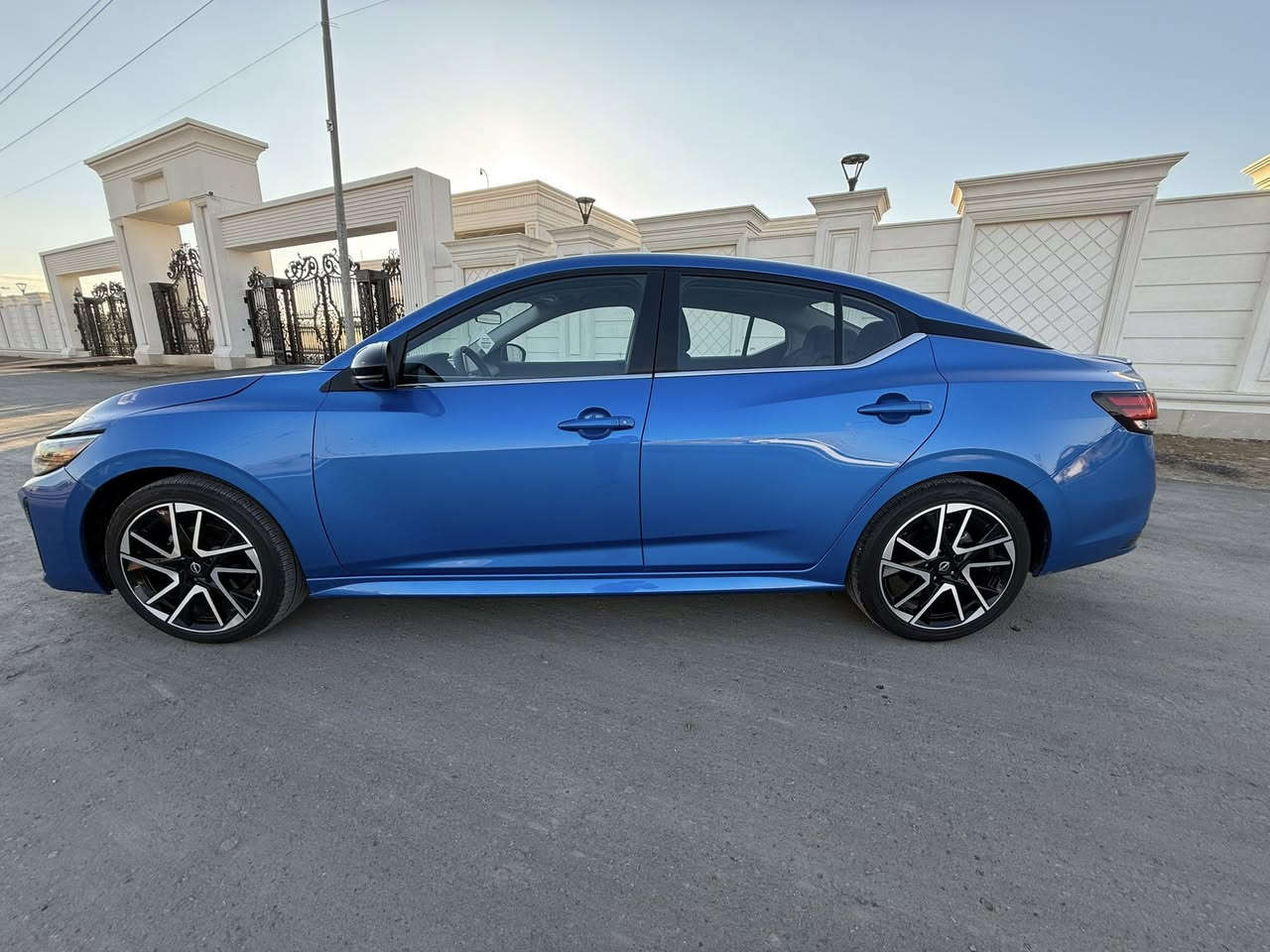 السلام عليكم

نيسان سنترا  2025
مواصفات SR  /رادار 
حساسات /بصمة تشغيل
بصمة ابواب
نضام ايكو مثبت سرعه
لايت لد 
لون ازرق بحري 
حجم المكينة 2000
بيها صبغ بنيد فقط
صور الحادث موضحة بالصور
رقم اربيل 
السعر 165 وبيها مجال بسيط
للاستفسار ***********
