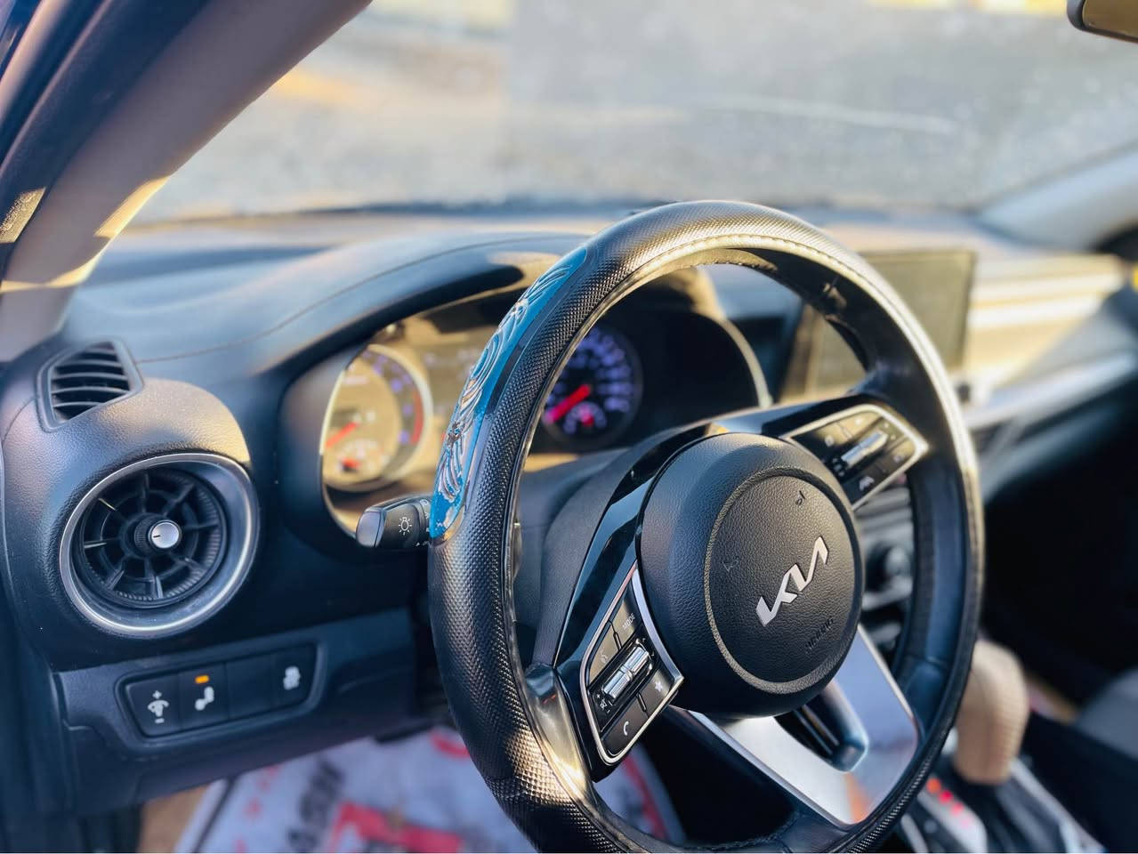 السلام عليكم كي فورتي للبيع 
موديل 23
رقم ذي قار معوقين
سياره جاهزه فول ما عده الفتحه تبريد قطعتين تدفئه كشنات مثبت سرعه تحديد مسار مانع تصادم امامي توقف ذاتي حساسات رادارات بل مرايات ماشيه 33 هواي بيها مواصفات سياره جاهزه بيع مستعجل السعر 145 وبيها مجال قليل ***********مكان الناصريه مركز ناصرية, ذي قار
