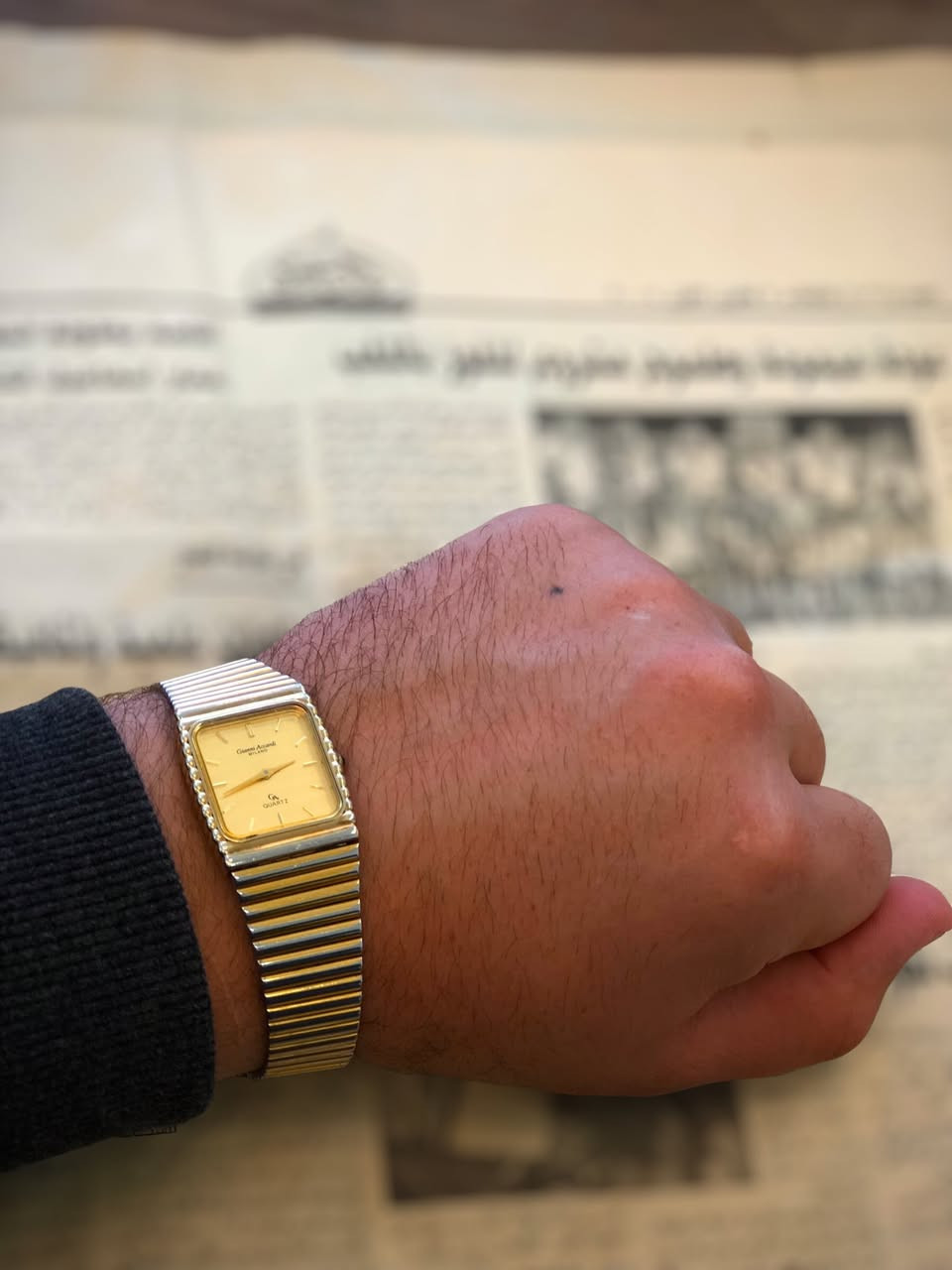 ساعة  Gianni Accardi رجالي
(جيني اكردي) اصلي فنتج قديم 
ساعة قشطة مينة مميزة والسير الاصلي وبدون نقص 
نظام ميلين 
مكينة مميزة ذات كفائة كوارتز تحوي 7 احجار
السعر 50 الف 
التوصيل لكل المحافظات متوفر


**إذا كنت صاحب هذا الإعلان وتريد حذفه لأي سبب، رجاءا أرسل رسالة إلى الدعم الفني**