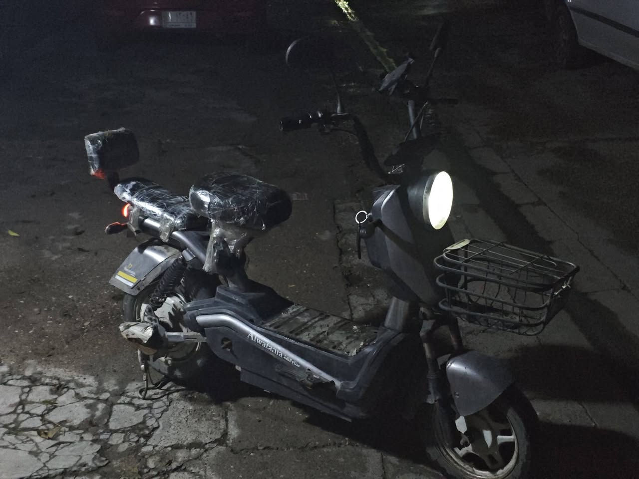 ماطور نضيف مع شاحنته الاصلية بطارياته كاملة ملاعب بيها ، سعر 200 الف وبيه مجال للطيبين 
***********
