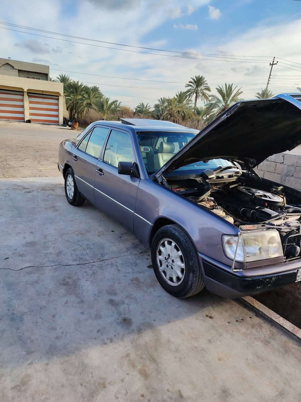 السلام عليكم من رخصة الادمن عندي هاي المارسدس موديل 92 بلاديه مراوس بسياره 7 راكب دوج كرفان
***********
