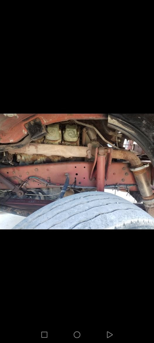 البي ٨٢ مكينه ١٣٠ جديده كير برميل ١٦٠ مجموعه جي اف شاصي مكفول سنويه بعده  راس بدي خمسه متر بسمي مشروع وطني لغاية ٢٩  تاير اصله راس مكلف بل نشر اتصل على الرقم ***********
