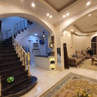 طابو ملك صرف • ١٠٠م طابقين • قرب مرقد الحسين