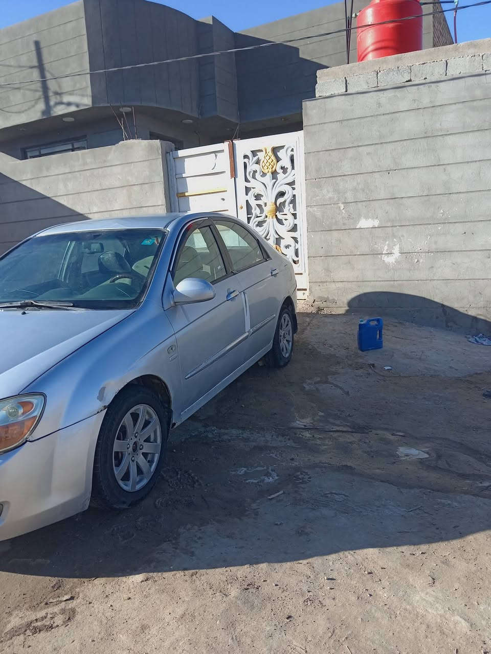 السلام عليكم مو رخصه الإدمان سيراتو 2006 وارد خليجي مكينه 1600 السياره تخم تاير جاهزه السياره من كلشي السياره مال جناي سنويه جديده رقم بابل  اتصل على الرقم ***********
