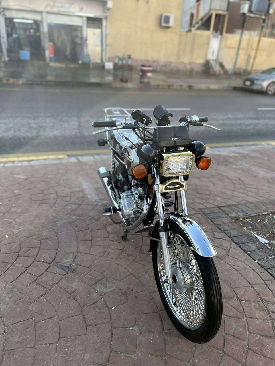 تايكر 2019مرقم بسمي  رقم وسنويا لوحات نكليزي ماطور كامل ربع ما تصرف علي اشاير لايت بك لايت كلو شغل شراي تعال خاص او اتصل على الرقم ***********السعر 1700وبي مجال
