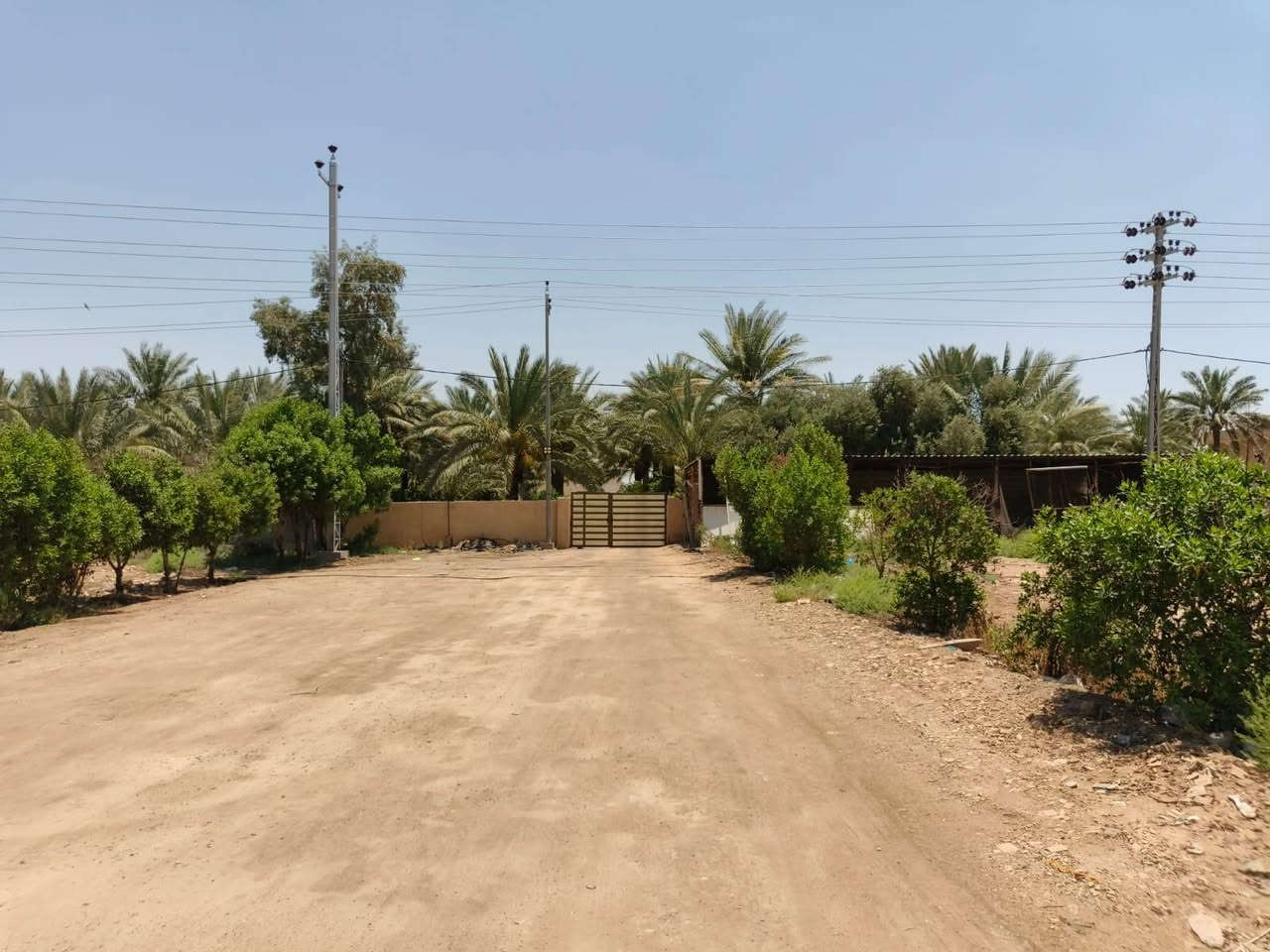 يالله
للبيع 1 دونم  واجهة ٢٨ ونزال ٩٠مساحة 2500 طابو زراعي سند 25 مكون من 5 بيوت 🏠  كل بيت مساحة البناء 150م مجهز من كلشي بناء طابوق مع حديقة 🏡 واسعة ونخيل 🌴وكراج سيارات 🚗
عنوان واسط الصويرة الشاملة قرب محطة شرق البصرة يقع الدونم على شارع العام
للاستفسار الاتصال على الرقم ***********
