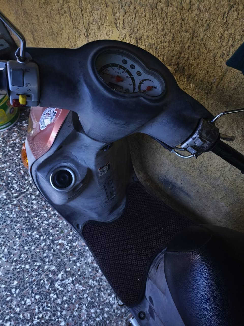 فله ياباني 120 مديل 2010 بعدهي عله وضع الشركه مصارله هواي نازله من رمبه برغي مملعوب بيه محتاج وريد ابيعه مكاني مدينه الصدر رقمي ***********
