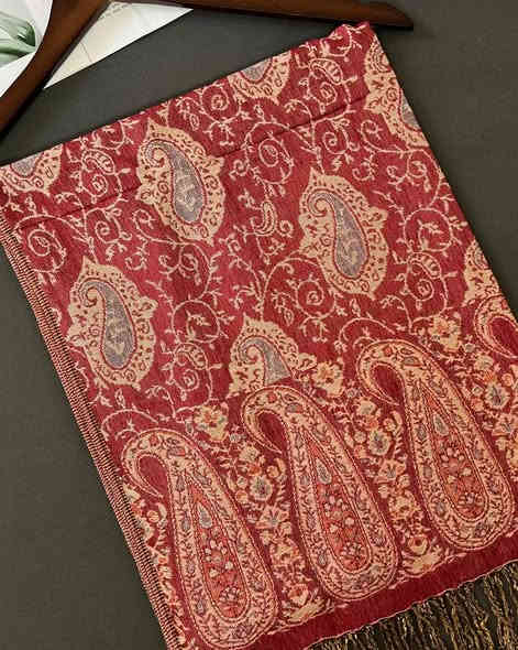 شال الكشمير الانيق ✨ 
قطعة تجمع بين الدفء والجمال، وتضيف لمسة گلاس  على أي أوتفت شتوي ❄️
( متووفر بنقشات مختلفة )

للطلب والاستفسار تليجرام 
@iq_fi
او على الرقم التالي واتساب او اتصال
 فيحان الراوي 
📱📞
***********
***********

العنوان :- 👇🏽👇🏽
بغداد 
الشورجه 
تحت التكيه 
سوق الامين التجاري للشالات 
محل فائز الراوي
