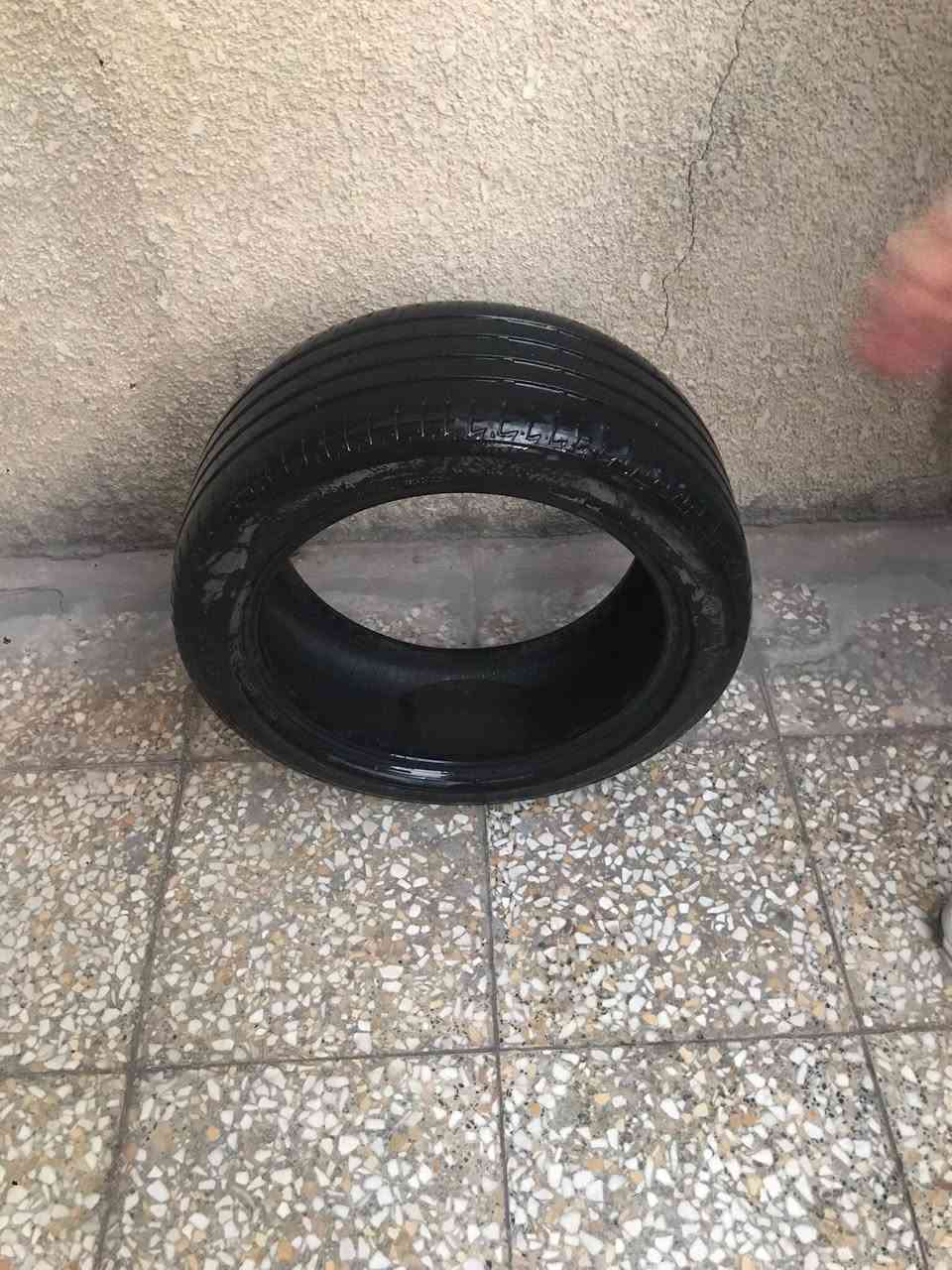 الاتصال ***********
للبيع تخم تاير كورلة 2024 
حجم 17 اصلي 125 الف
