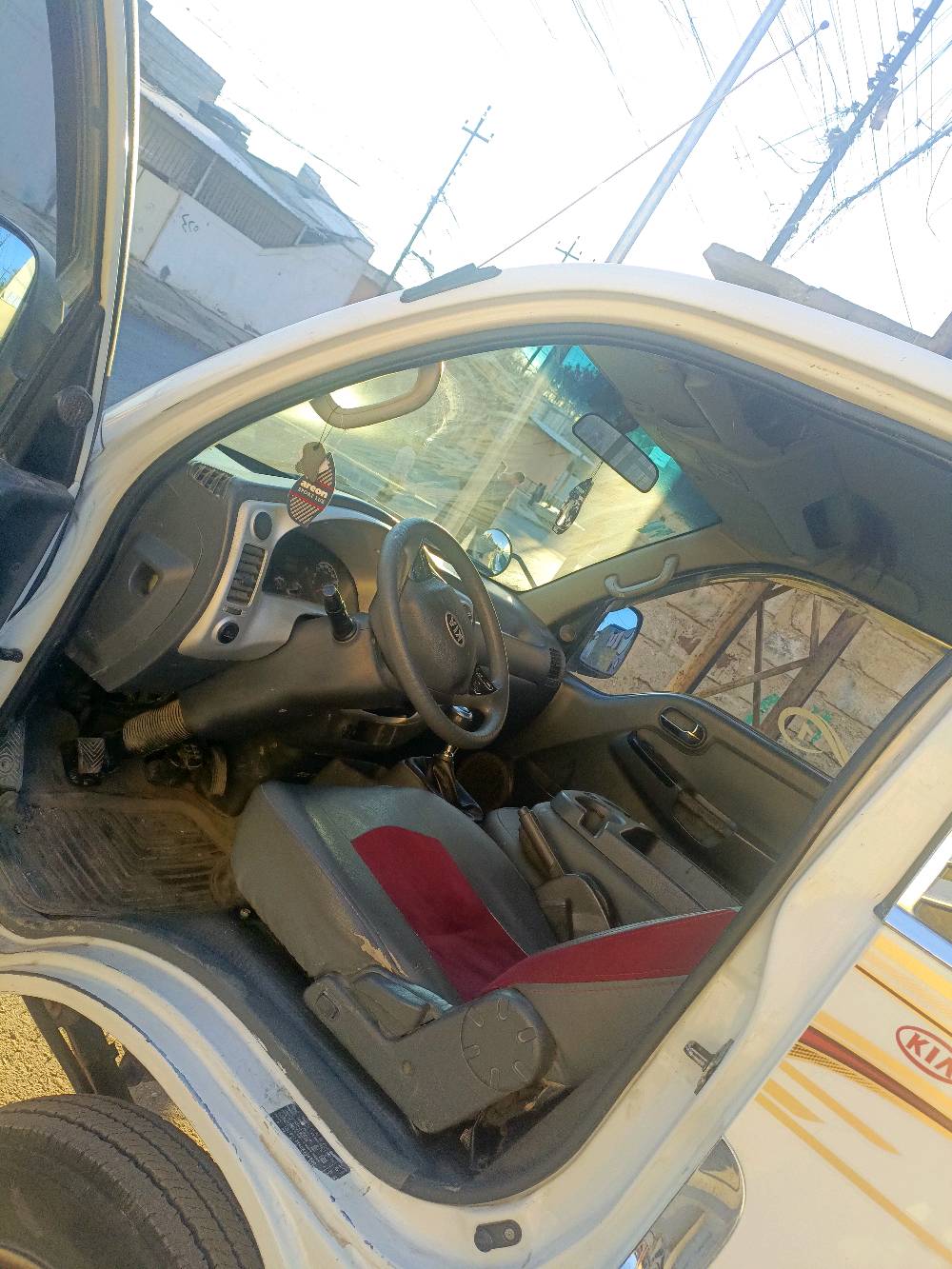 سلام عليكم كيا  4000 مسكر رقم بغداد مشروع وطني هزه ماصقطه موديل 2013 مكينه تبخر كير شرط 6نمر ويا البك 7 شرط التحويل ول وكالة.ملاحظه تحويله داخل الموصل  