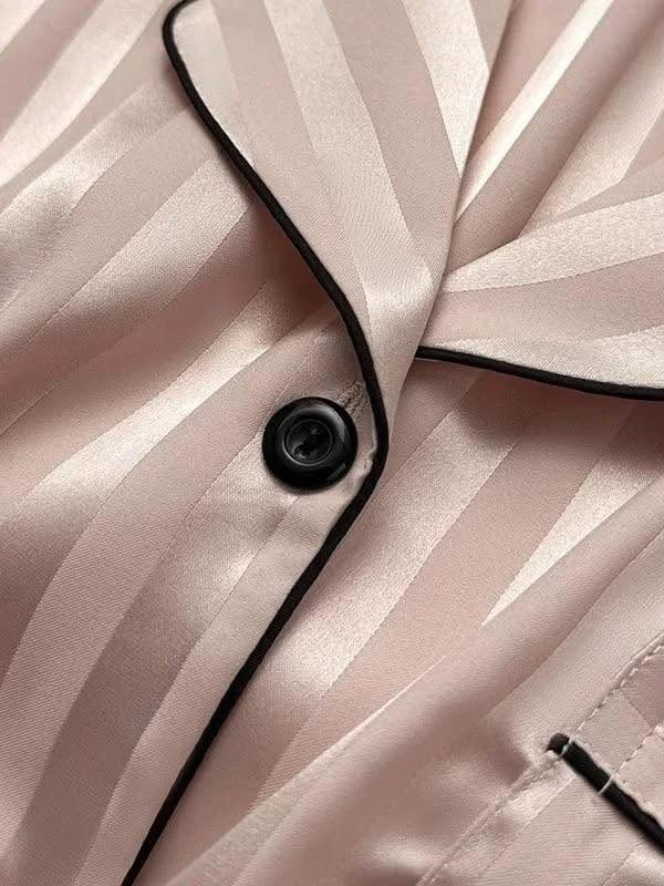 كنز | Kenaz ✨
بايو:
كنز للملابس النسائية 🤍
أناقة ناعمة لكل يوم
‏New styles | Quality fashion


**إذا كنت صاحب هذا الإعلان وتريد حذفه لأي سبب، رجاءا أرسل رسالة إلى الدعم الفني**