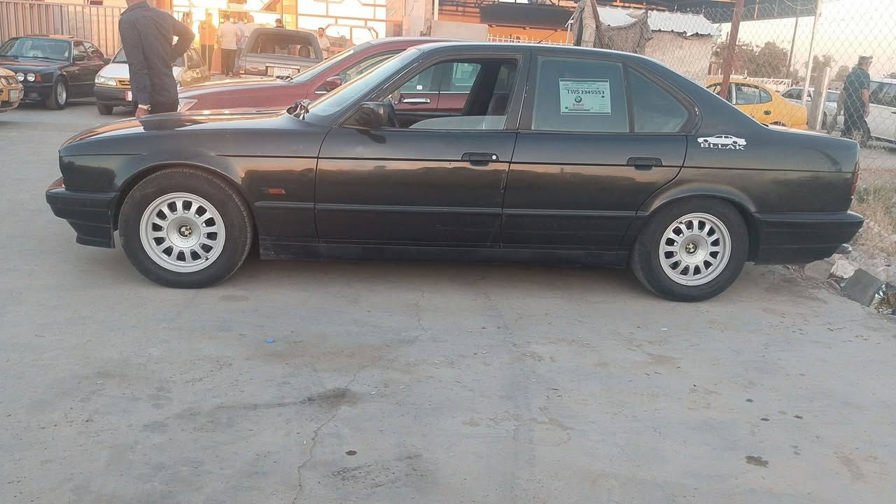لبیع بی ٳیم مودیل 92کیر اوتو محرك مسكر تبرید ویا سلف حجم 520بس محرك 525 حدادیە جدید تایرات جدد کهرباٸیات کولە شغال سیارە خیر من اللە رقم کرکوك مشروع وطنی سنویه صایر شهر منتهی شرت تحویل سعره 45بیها اشویە مجال مکان سیارە اب کرکوك ***********
