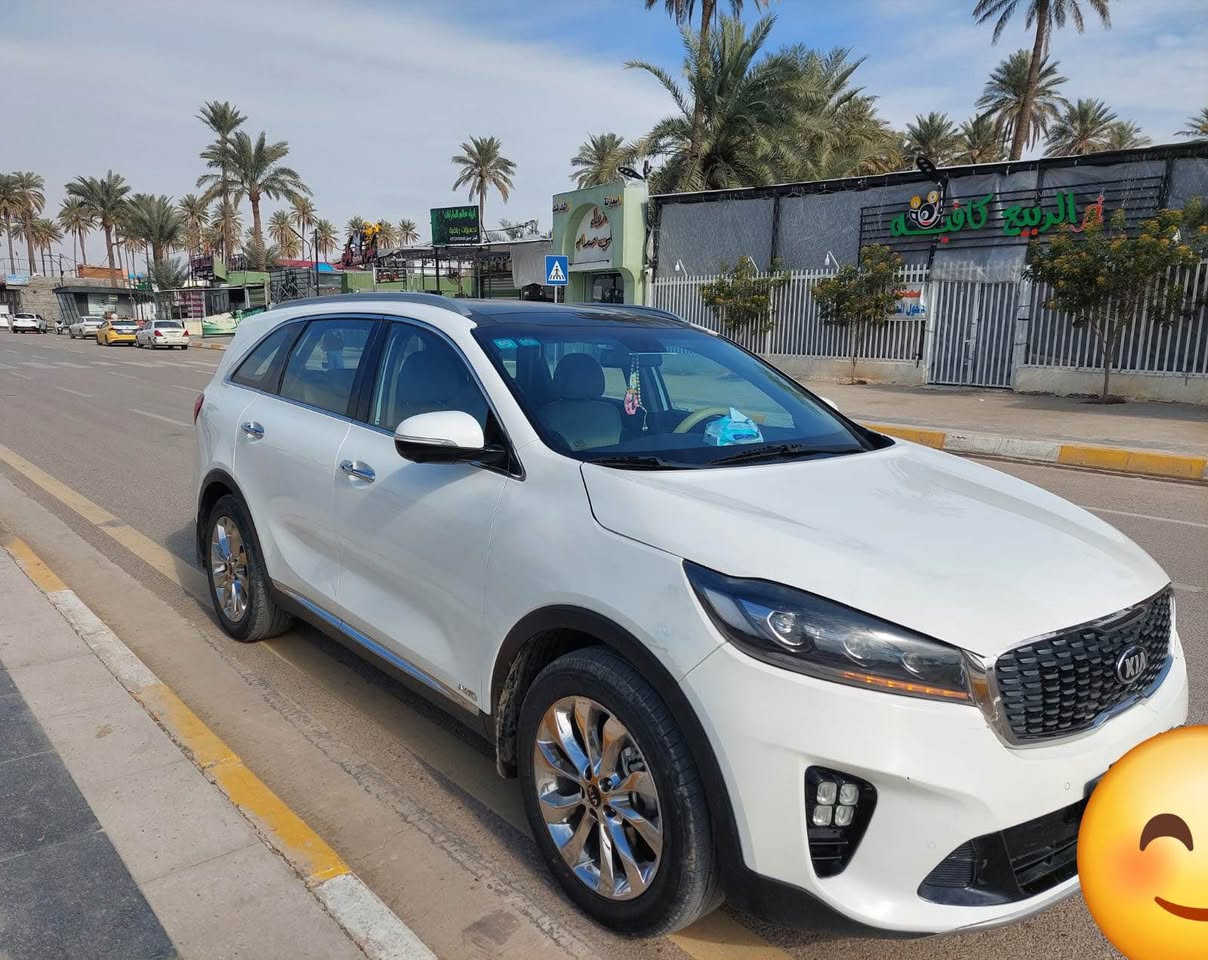 السلام عليكم 

سورنتو 2019 خليجي جي تي لاين فول مواصفات وبسعر 2016

رقم بغداد 

ماشية 74 ألف كيلو قابل للزيادة 
مكينة وگير مكفولات 

المواصفات :-

- كامرات 360
- ⁠فول تحكمات ستيرن 
- ⁠بنوراما
- ⁠لايتات فول LED
- ⁠تبريد 3قطع 
- ⁠شاشة كبيرة 
- ⁠كشنات جلد مع تحكمات كهرباء كراسي كهرباء
- ⁠حساسات امامي خلفي 
- ⁠سايد بريك دگمة +أوتو هولد
- ⁠فور ويل
- ⁠بردات بلادية 
- صندوق كهرباء

بيها شبر ونص صبغ بالصندوق يم الرقم 
وشبر بالبنيد من جهة الصدر 
ويوجد رصعات 2 على وضعها ما معدلة لكن السيارة جديدة جداً 

السعر ٢٤٠ وبيها مجال 

للأستفسار 
*********** بلاد, صلاح الدين
