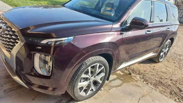 هونداي باليسايد 2022 1/1 لمتد فول مواصفات
رقم بغداد ماشية ٦١ الف كيلو متر
المحرك : 3.8L V6
حادث دعاميه امامية مبدل بنيد +صبغ الجاملغات
بدون لغود او شاصي صور الحادث مرفقة مع الصور ارباك استيرن فقط 
اللون : كرزي
المواصفات : 
فتحتين سقف 
داخل ابيض 
كشنات vip منفصل 
السيارة موجوده بغداد
السعر 245
الاستفسار على الرقم ***********
