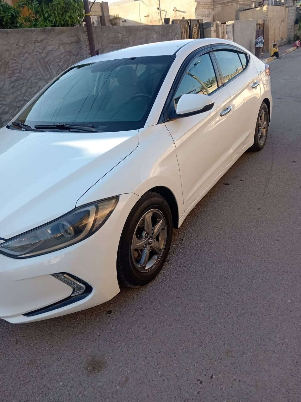 السلام عليكم 
النترا 2017 
وارد خليجي 
فولل عدة الفتحة 
مكينة 1600 
سونارها موجود بالصور 
تحويل ثاني يوم 
مكاني بغداد 
***********
