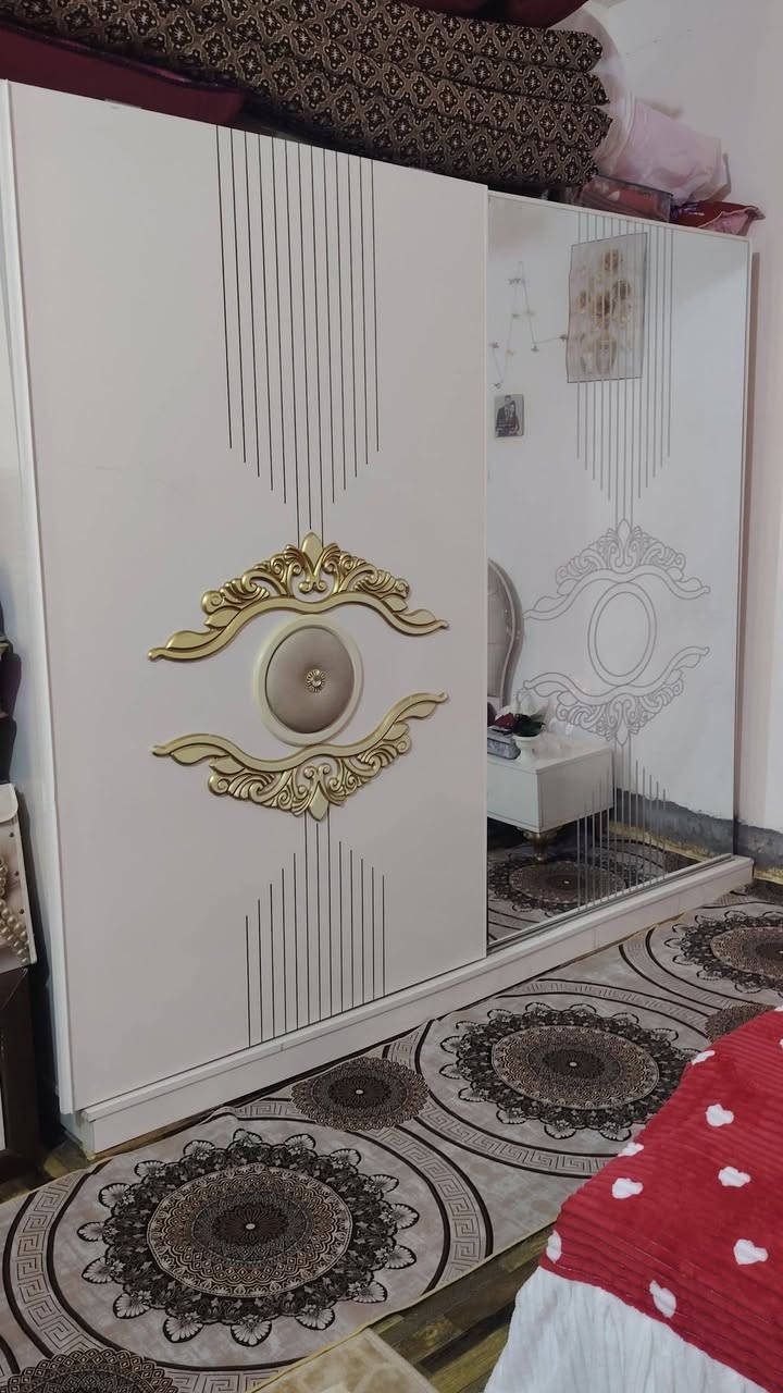 غرف نوم تركي اصلي تتكون من 7 قطع سعر الغرفه 800 وبيهه مجال رقم موبايل ***********
