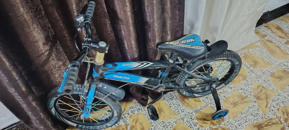السلام عليكم
بايسكل للبيع سعره ٤٠
مكاني الخطيب الزراعي شارع مشمشه
*********** واتساب
