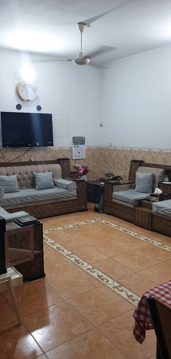 تخم مصري ٨مقاعد وزاويه وطبله وسطيه ويشتغل دي جي وسماعات ونفاظات بي اوجهه اضافيه مثل الصور اوجهه رمضاني ورصاصي مكاني بغداد الرصافه الامين الثانيه


**إذا كنت صاحب هذا الإعلان وتريد حذفه لأي سبب، رجاءا أرسل رسالة إلى الدعم الفني**