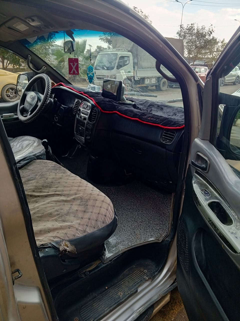 ستاركس موديل 2006مكينه كير اكسل خير من الله شواصي بس جوه سائق معمر تعمير شركه تخم تايرجديد تبريد عوزه بس غاز مصبوغه حزام جماليه عينه صينيه بوربرن جدد كهربائيات فول شغاله مكان سياره ديالى خان بني سعد سعر 77وبيها مجال حك الجيه ***********
