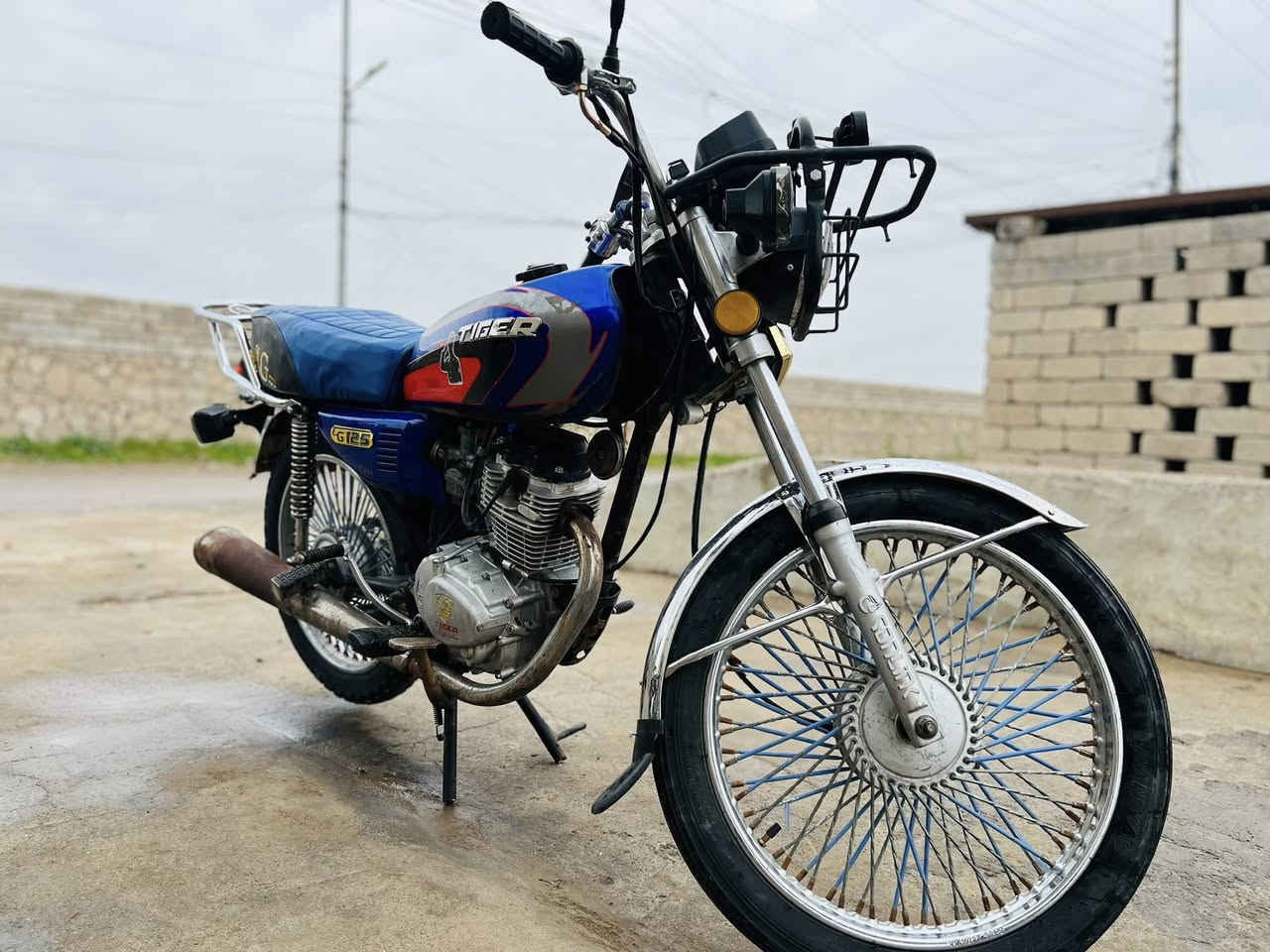 السلام عليكم دراجه 21 تايكر مرتبه  واحلا منن الصوره محرك ناعم  مبدل بيه ولفات فقط  سعرها 350


**إذا كنت صاحب هذا الإعلان وتريد حذفه لأي سبب، رجاءا أرسل رسالة إلى الدعم الفني**