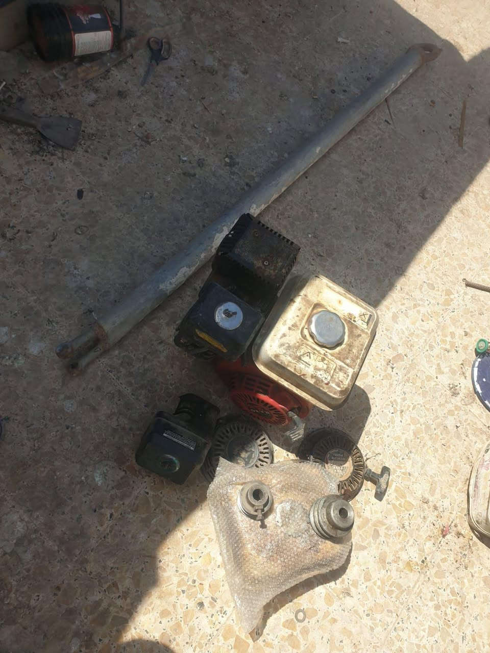 كتر حديد استعمال قليل
محرك عجينة او كمبريسر هوة مجفت ومضموم 
هوك سحب ثقيل ١٢٠ سم بغداد, العراق


**إذا كنت صاحب هذا الإعلان وتريد حذفه لأي سبب، رجاءا أرسل رسالة إلى الدعم الفني**