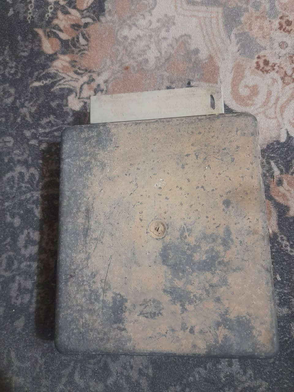 عندي هذا العقل مال فورد اسكوربيو( ٩٣ ) ٦سلندر (v) شغال للبيع اليحتاجة  يتصل هذا رقمي ***********
