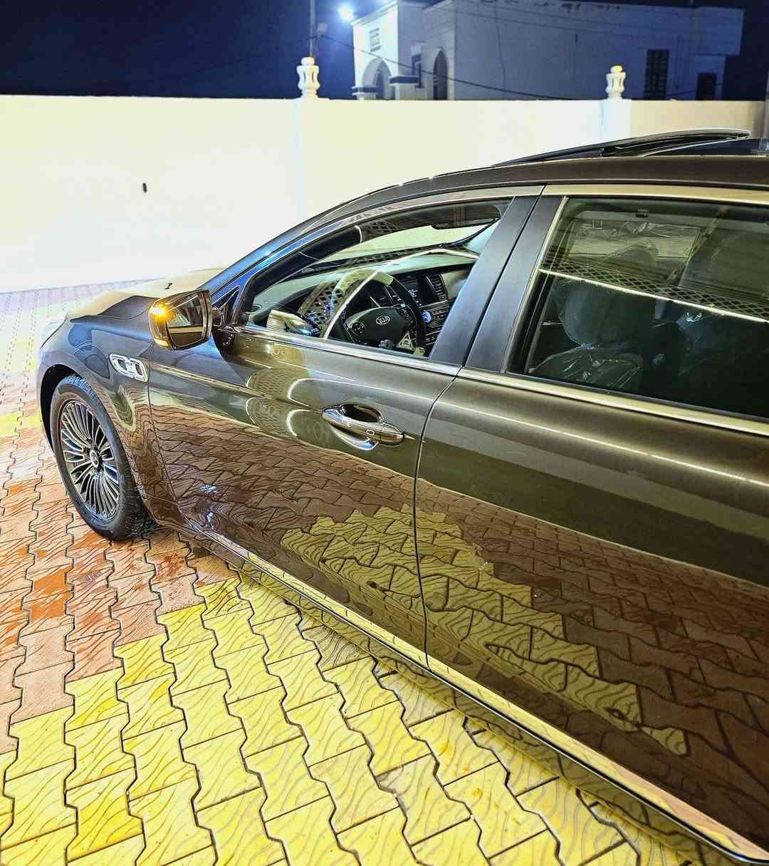 السلام عليكم  
كيا كوريس2014خليجي فئة ثانيه
 رقم بغداد باسمي مداور ثاني يوم 
مكفوله السياره من صبغ  والتبديل بيها بارد 3مكانات بسيطه وصبغ دعاميه امامية 
محرك 3800 V6
گير 8 نمر كوبرا
الجنطه شفط
بصمه اربع ابواب
ستيرن كهرباء متحرك
ذاكره خزن كشن السائق والستيرن
دبل جام 
لايتات لد  عدسه  ومتحرك 
مري شفط وتنزل عالبگ لرؤيه اوضح
مرايات تعتيم للاضاءة العاليه وهيتر  
حساسات امامي خلفي
فتحه سقف
كشنات جلد تدفئه وتبريد امامي خلفي
كشنات كهرباء امامي خلفي
شاشات عدد 3
تحكم ماوس امامي خلفي
الكشنات الخلفيه VIP 
تبريد 3 قطع
بردات عدد 3 بلاد
ايرباكات عدد 9
سماعات  بلادي  
نضام اوتو هولد
انضمه قياده عدد 4 عادي وايكو وسبورت وثلج
نضام مانع انزلاق ABS
نضام تراكشن كونترول 
مثبت سرعه ورادار تفاعلى
ماشية125الف كيلو
⭕السعر 158$
للأستفسار ***********
