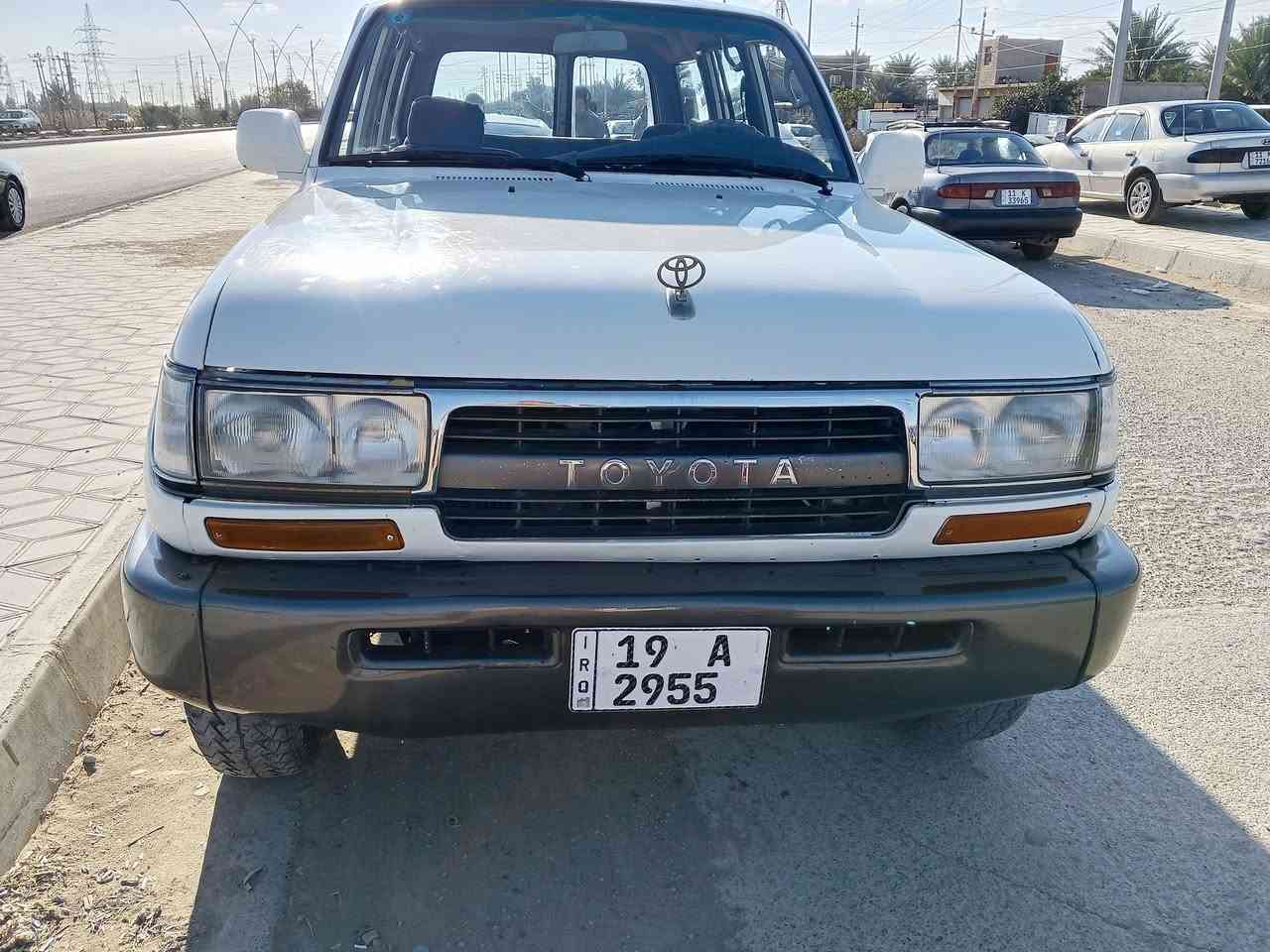 سلام عليكم سياره لاندكروز موديل94 سياره دبل تانكي تخم تاير جديد صدر جديد تبريد ثلج سياره ماناقصه شي من دعاميه للدعاميه مكينه 6سلندر 4500 كير محرك بشرط سنويه جديده لسنه2031 رقم جديد سياره بسمي تحويل مباشر بأي وقت المكان ديالى الخالص
للاستفسار الاتصال 
***********

***********
