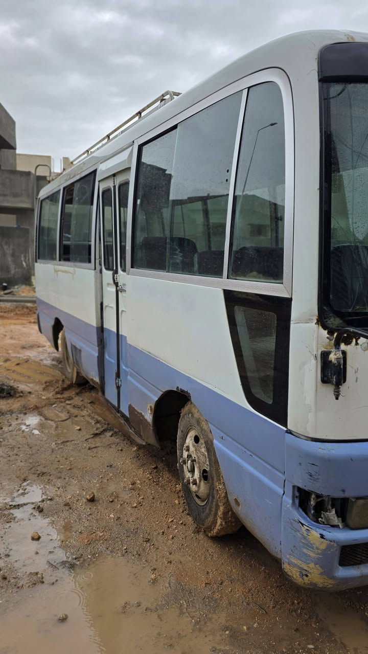 كوستر نيسان 2002 رقم بغداد الماني 25 نفر مكينة vvt اوتماتيك ٣٠٠٠ مكينة كير اكسل نضيفات السعر 65 قفل للاستفسار ***********
