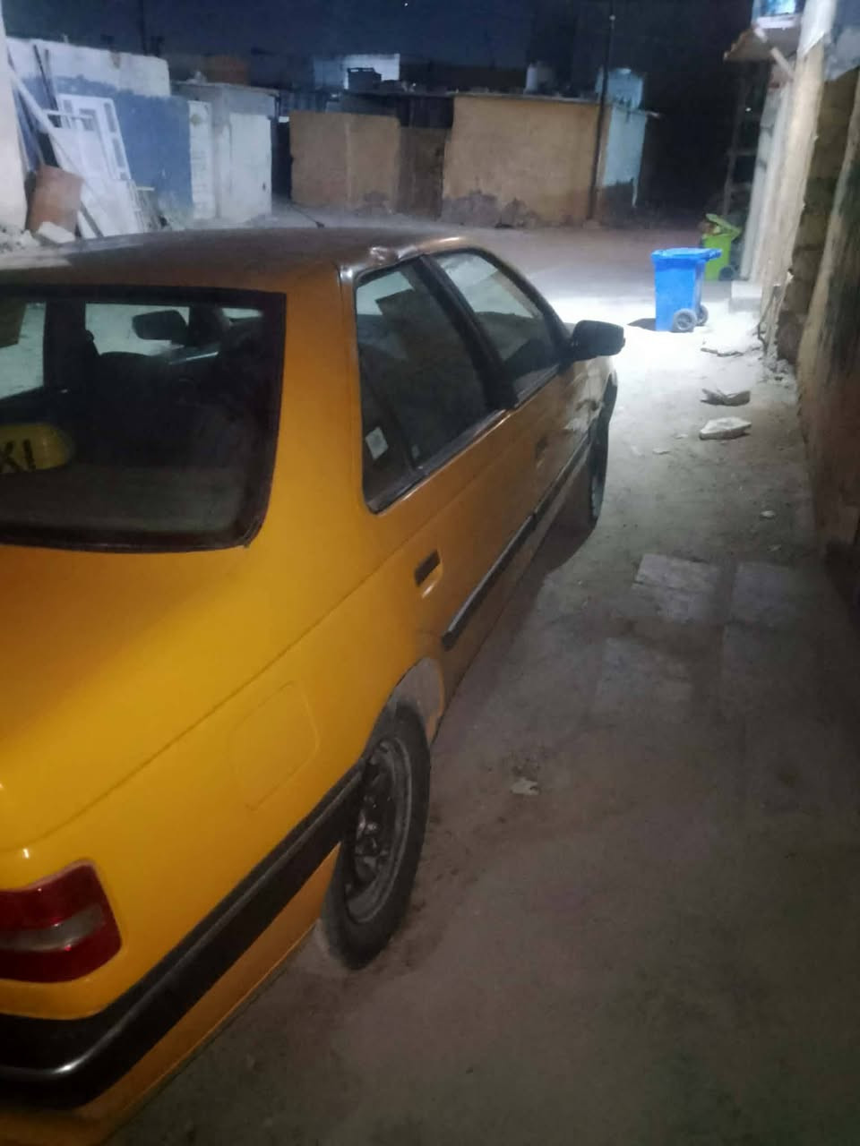 بيجو 405 للبيع سعر35وبيه مجال اتصال ***********
