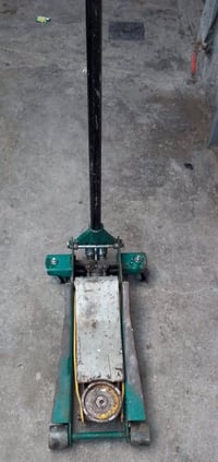 جك لبيع نضيف 5طن خالي من اي نضوح بغداد سعر 85الف 07700288266