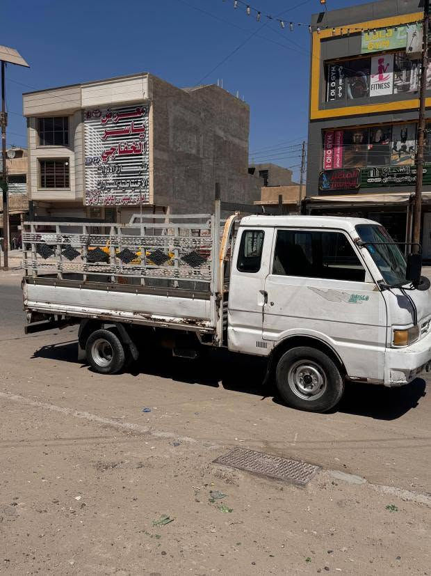 السلام عليكم للبيع كيا قمارة وربع ٧ جنكال موديل 96 رقمها بغداد سنوية 2030 مكينة تجفيت جديد كهربائيات كله شغاله سياره مابيه اي تعمير فقط خياسات الباب الورة نقصهة حدادبة مكانها بغداد شهداء البياع ***********
