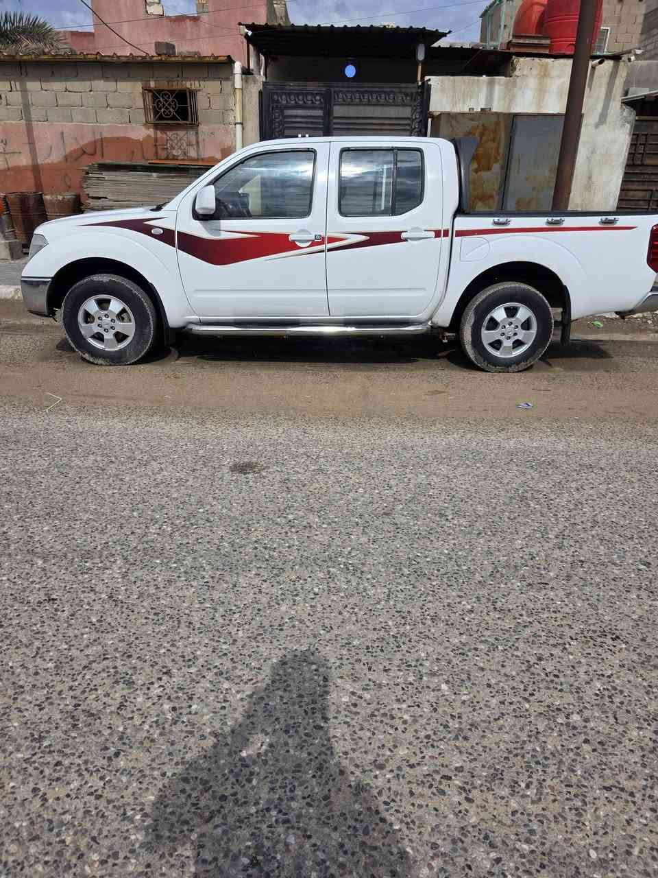 السلام عليكم نيسان نافارا للبيع مديل 2012 كير اوتـوماتيـك ، مكينة نظيفة  رقم السيارة بصرة شرط التحـويل سـنوية لحد 2029 ،هزه سنه 2026 تبريد شغال ،  فقط بيع ، سعر 100 وبيها مجال قليل حــگ الجــيـة ، للاستفسار اكثر عن التفاصيل والشراي يتصل علة هذة الرقم *********** ، السيارة بدي نظيف فقط ملاحظات قليلة ، مكاني البصرة تنومه شط العرب
