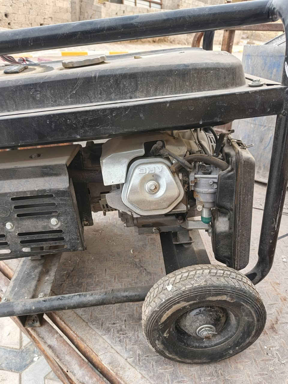 السلام عليكم مولدة مستخدمه شهر 32 أمبير سلف شغال بكره سحب السعر  650لشراي يتصل عله رقم ***********
