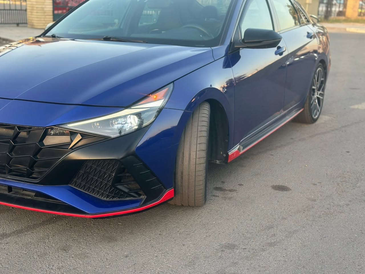 السلام عليكم 
((اللهم صلي على محمد واله محمد ))
النترا N. موديل 22. دخول شهر ال 6 سنة 23
مواصفات ال N المعروفة
كير اوتو 
بصمة عدد 2 مع السيارة اجتي
صور الحادث مرفقة ( لا راح اكلك شبر ولا ابد مصبوغ بكد التعديل والشغل مضبوط ونسبة تطابق الصبغ 98‎%‎ وانروح للسونر واشوف بعينك )
عداد المسافة 19600 كيلو متر مو ميل اذا اسوي ميل ايقل 
يعني السيارة ما تنقاس بالضربات القوية 

السعر 195 $$ دولار حرة بغداد 
***********
ودعلولنا بالتوفيق
